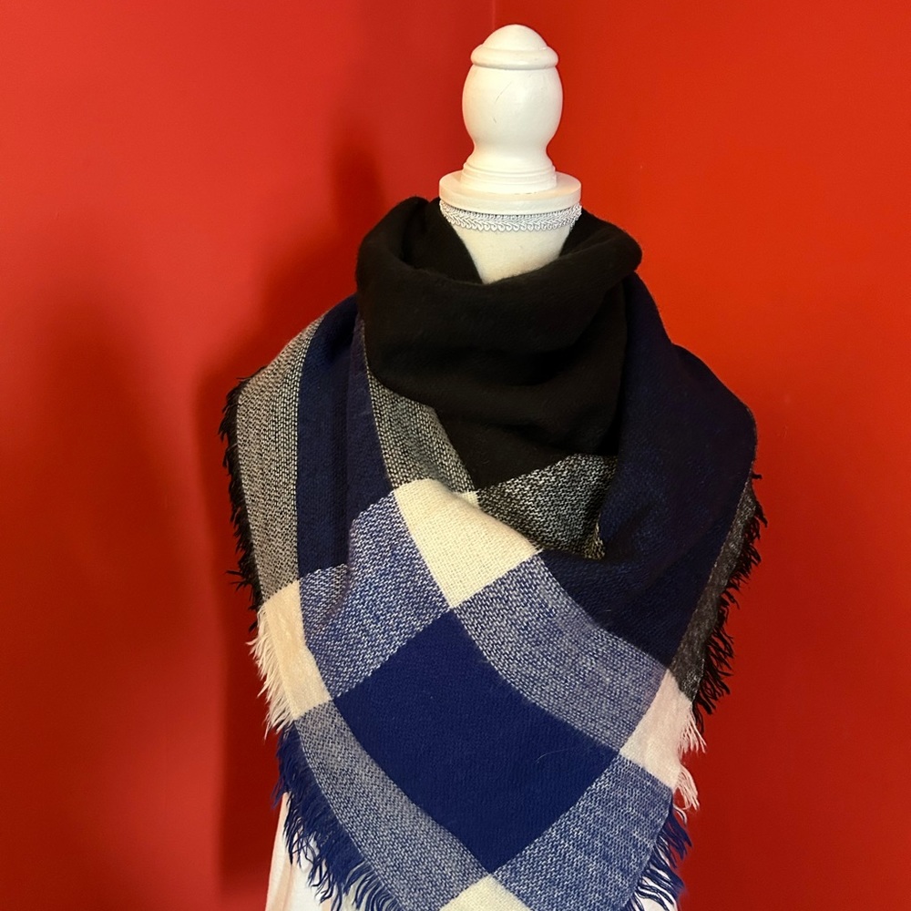 Scarf - Picture 4 of 8